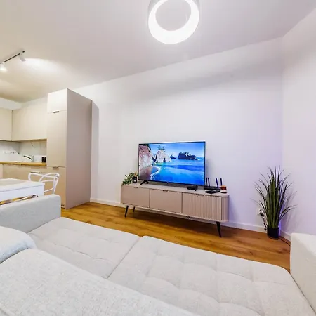 Apartment Premium Suite- Center, Capital Towers, Free Parking By Staynest *