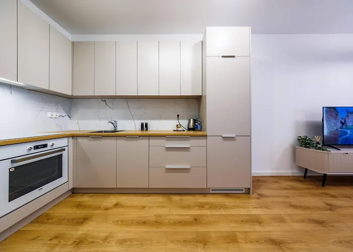 Premium Suite- Center, Capital Towers, Free Parking By Staynest *