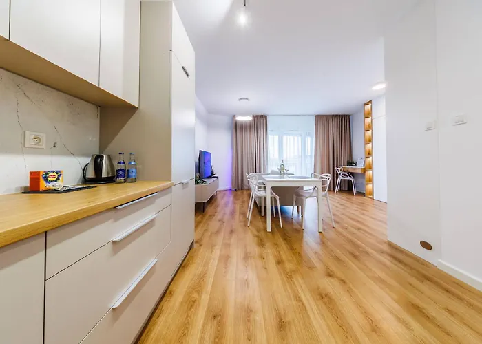 Apartment Premium Suite- Center, Capital Towers, Free Parking By Staynest