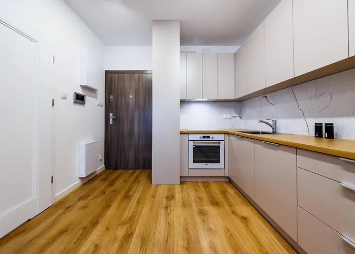 Apartment Premium Suite- Center, Capital Towers, Free Parking By Staynest *