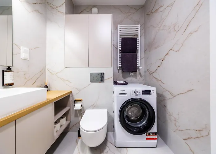 Premium Suite- Center, Capital Towers, Free Parking By Staynest *